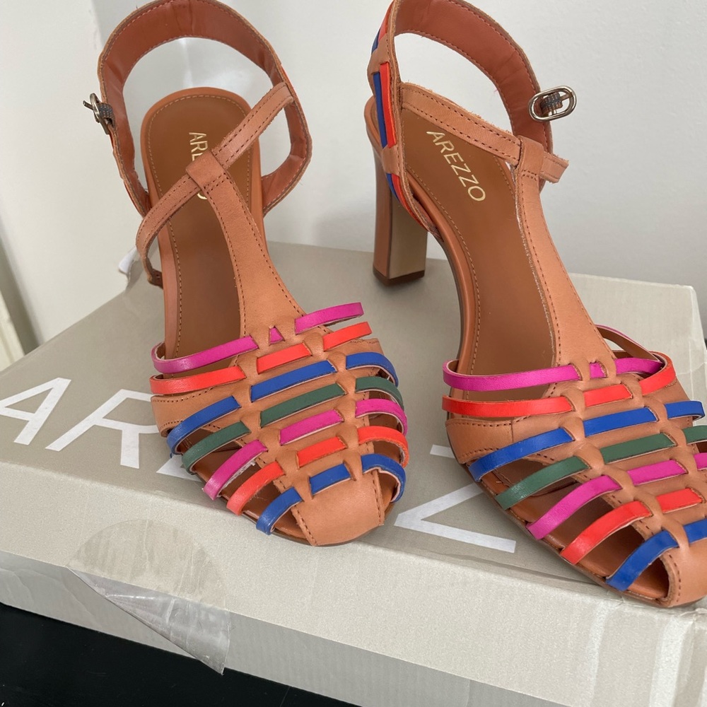 AREZZO spring heels